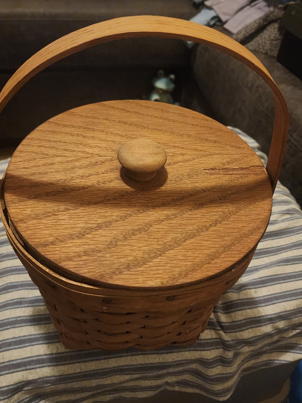 Longaberger Natural Brown Woven Lidded Basket with Handle